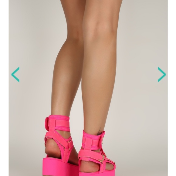 Neon pink flatform sandals - Picture 2 of 3